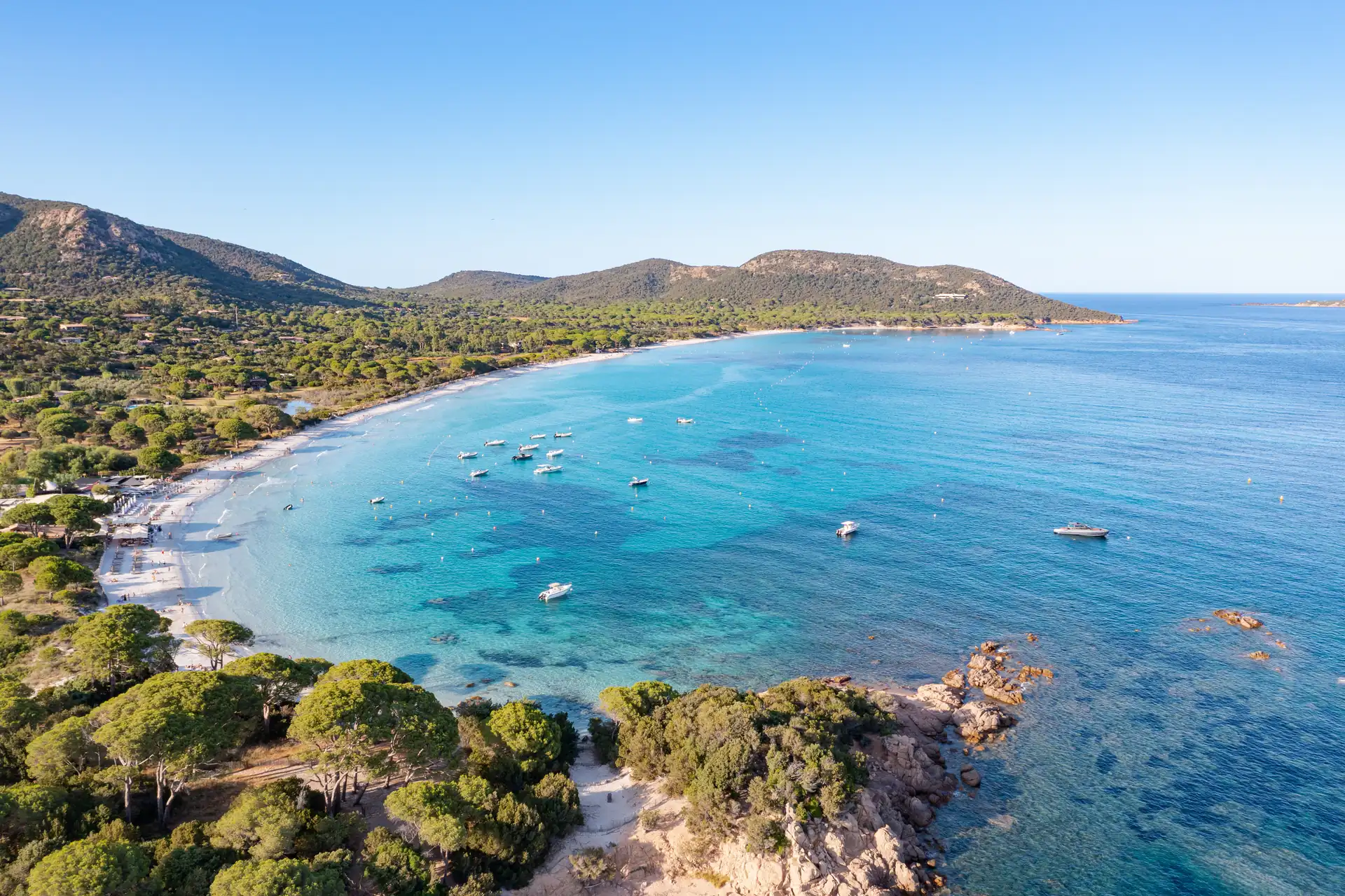 Vue aérienne de la plage de Palombaggia, près de Porto-Vecchio, en Corse-du-Sud
